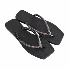 CHINELO FEMININO SUA CIA COM STRASS - 8503V24 - Via Expressa Calçados