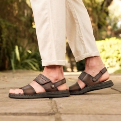 SANDALIA MASCULINA DE VELCRO EM COURO PEGADA - 134203 - comprar online
