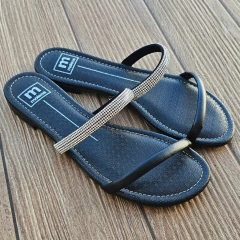 TAMANCO RASTEIRA COM STRASS MOLECA - 5429443 - loja online