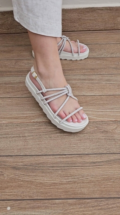 SANDALIA FEMININA PAPETE COM PEDRARIA DOCE MACA - E176PP - comprar online