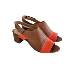 SANDALIA EM COURO SALTO BLOCO MEDIO ARTESANAL - 16106 na internet