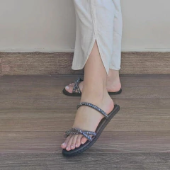 SANDALIA RASTEIRA FEMININA MOLECA COM STRASS - 5452141 - Via Expressa Calçados