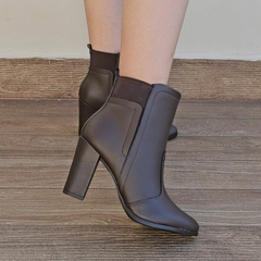 BOTA FEMININA CANO CURTO SALTO ALTO BEIRA RIO - 9043133