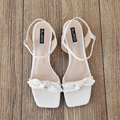 SANDALIA SALTO BLOCO BAIXO COM LAÇO VILLAROSA - 403140196 - comprar online