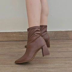 BOTA FEMININA BEBECE SALTO BLOCO BICO FINO - T4316035 - comprar online