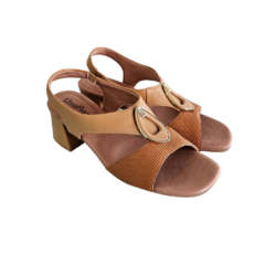 SANDALIA EM COURO SALTO BLOCO USAFLEX - AH0210001