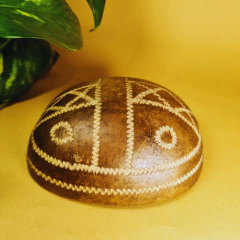 Artefato Decorado Indígena Grande - Etnia Tikuna - Mod. 10 (cuia) - buy online