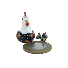 Miniatura Mãe Galinha com 3 Pintinhos em Cerâmica (4 Modelos) - buy online