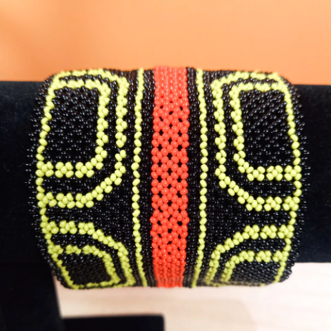 Bracelete Indígena da Amazônia Elástica com Miçangas - Etnia Mehinako Mod. 14