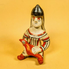 Boneca Indígena Ritxoko de Cerâmica - Etnia Karajá - 13cm Mod. 11 - buy online