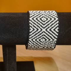 Bracelete Indígena da Amazônia Elástica com Miçangas - Etnia Mehinako Mod. 2