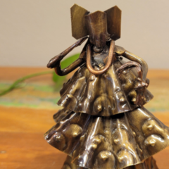 Escultura Metálica Orixás - Iansã P - 10cm - ARUH  Arte | Decor | Artesanato