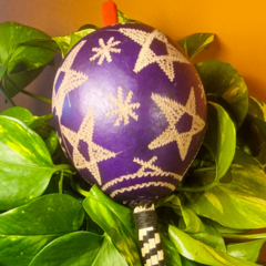 Maracá Indígena Etnia Karajá Grande Cabo Palha - Mod. 2 - ARUH  Arte | Decor | Artesanato