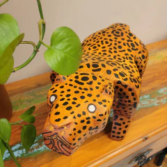 Banco Indígena Onça 54cm - Etnia Mehinako - ARUH  Arte | Decor | Artesanato