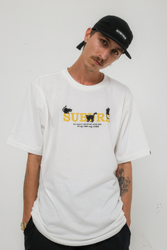TEE BLACK CAT OFF WHITE na internet