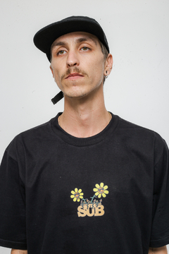 TEE FLOWER POT BLACK - comprar online