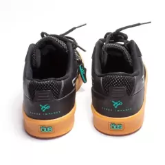 EMERGENTE BLACK GREEN LATEX na internet