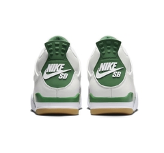 AIR JORDAN 4 RETRO PINE GREEN na internet
