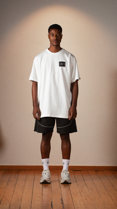 TEE LOGO OVER PATCH WHITE - comprar online