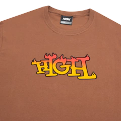 TEE THINK BROWN na internet