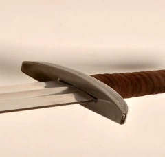 Espada Uhtred The Last Kingdom com Expositor de Parede