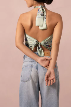 Pañoleta Flori Aqua 70X70 - HIP Universo estampado - Ropa y Accesorios para mujer 