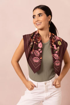 Pañoleta Flori Vino 70X70 - comprar online