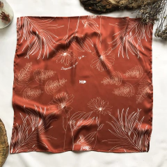 Pañoleta Cantan las hojas 70x70 - comprar online