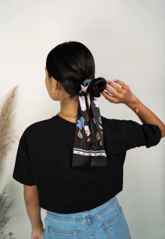 Pañoleta Twy Florecer en internet