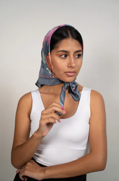 Pañoleta Tropical gray 70x70 - comprar online