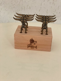 6 GARFINHO DE BOI HARAS EDUARDO BRONZE COSTA PRA CHURRASCO E PETISCO E BASE EM MADEIRA
