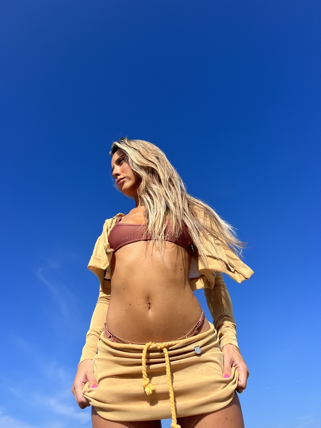 Pollera De Tull Nude thumbnail 2