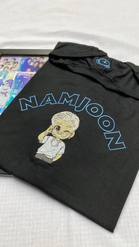 Camiseta Namjoon - De Óculos - comprar online