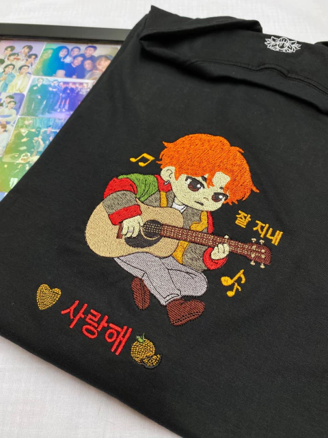 Camiseta 2B -frente suga ruivo - costas música Amygdala - comprar online