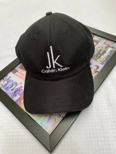 Boné Jk - Calvin Klein- Bts - comprar online