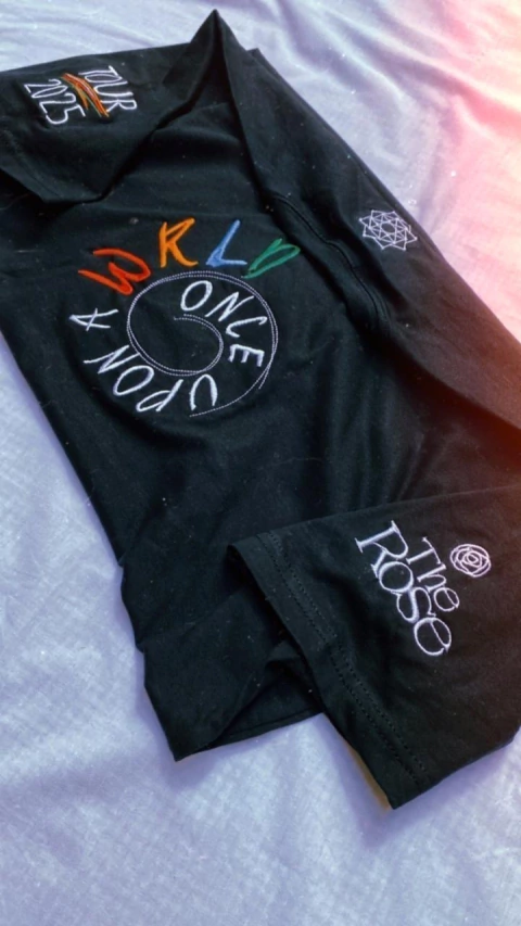 Camiseta The Rose - Foto de esboço - comprar online