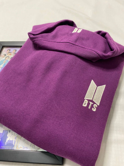 Moletom 2B- Peito BTS símbolo - Verso nomes - comprar online