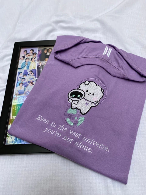 Camiseta Jin - RJ - Frase The Astronaut - comprar online