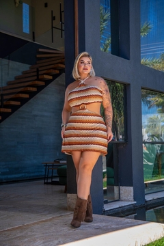 Vestido com recorte - Morena Pitaya | Moda Plus Size