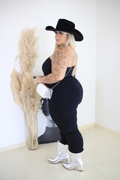 Macacão Bruna - Morena Pitaya | Moda Plus Size