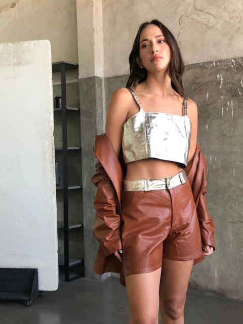 Top leonino metalizado