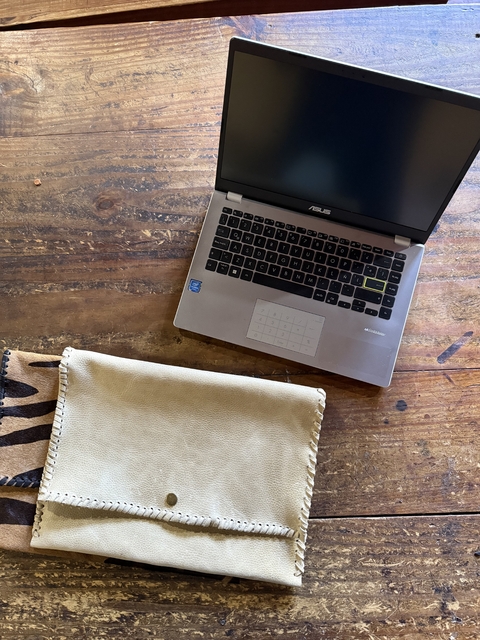 Porta laptop | cuero engrasado - comprar online