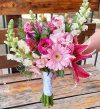 BUQUÊ DE NOIVA COM FLORES NOBRES