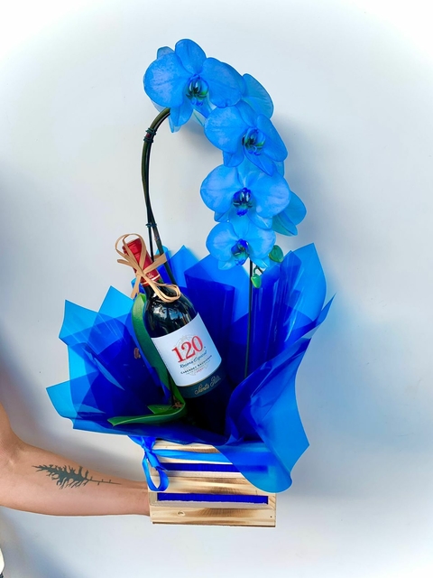 ORQUÍDEA AZUL E VINHO
