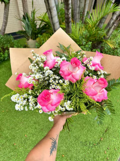 Buquê 6 Rosas cor Rosa bêbê na internet