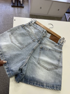 Short Nayla en internet