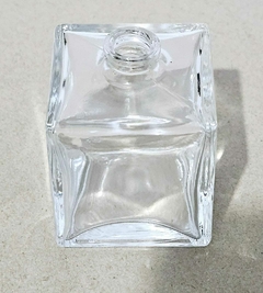 FRASCO DE VIDRO DE 50 ML COM TAMPA E VALVULA. - comprar online