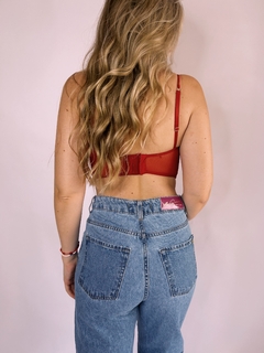 Corpete Lily na internet