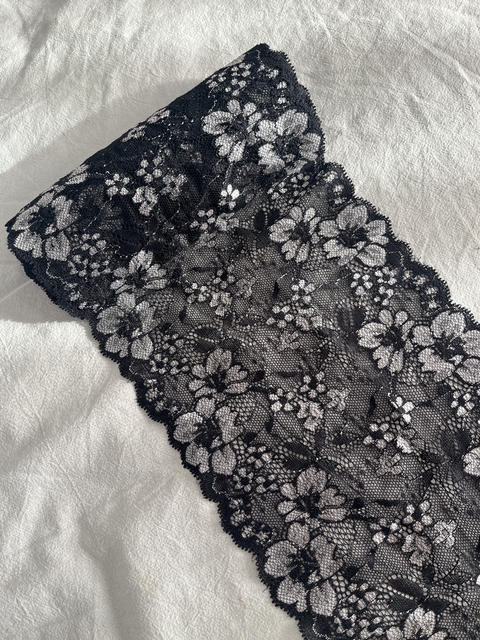 Art 1015 - Puntilla negro y plata 18 cm