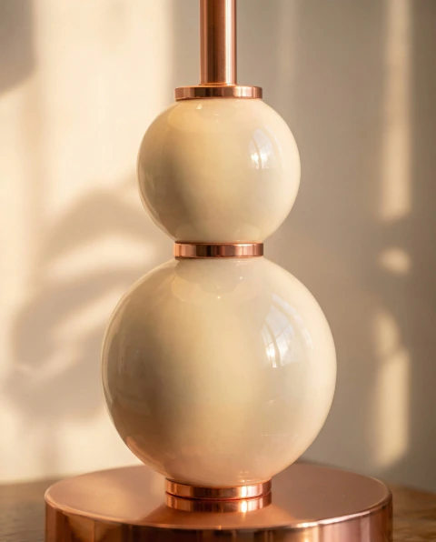 Detalle de las esferas de cerámica con anillo de cobre